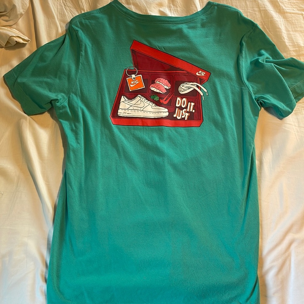 Green Nike short sleeve shirt